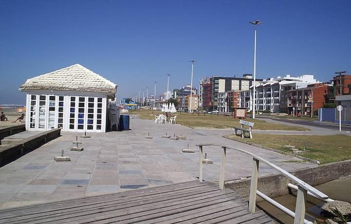 Apartamento Charmoso Na Beira Mar De Capao Da Canoa - A Melhor Localizacao Appartamento Esterno foto